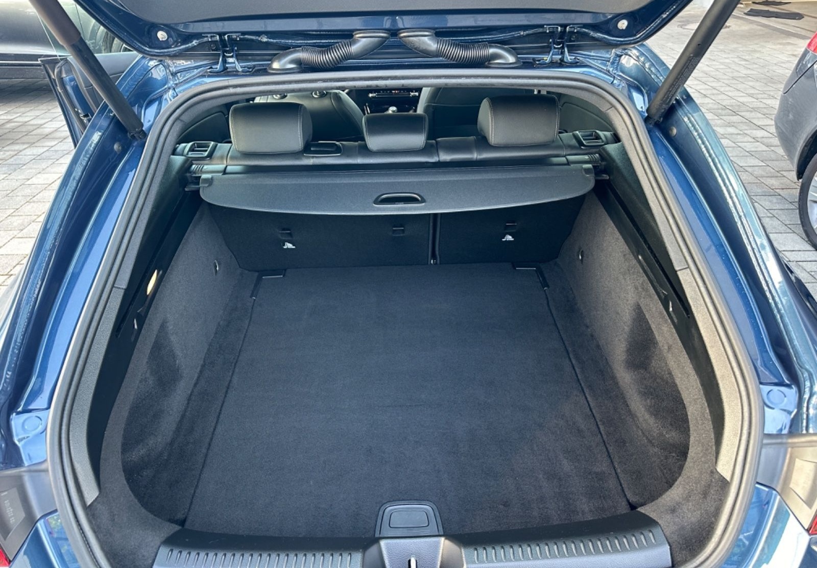 Mercedes-Benz CLA 180  Shooting Brake foto 12
