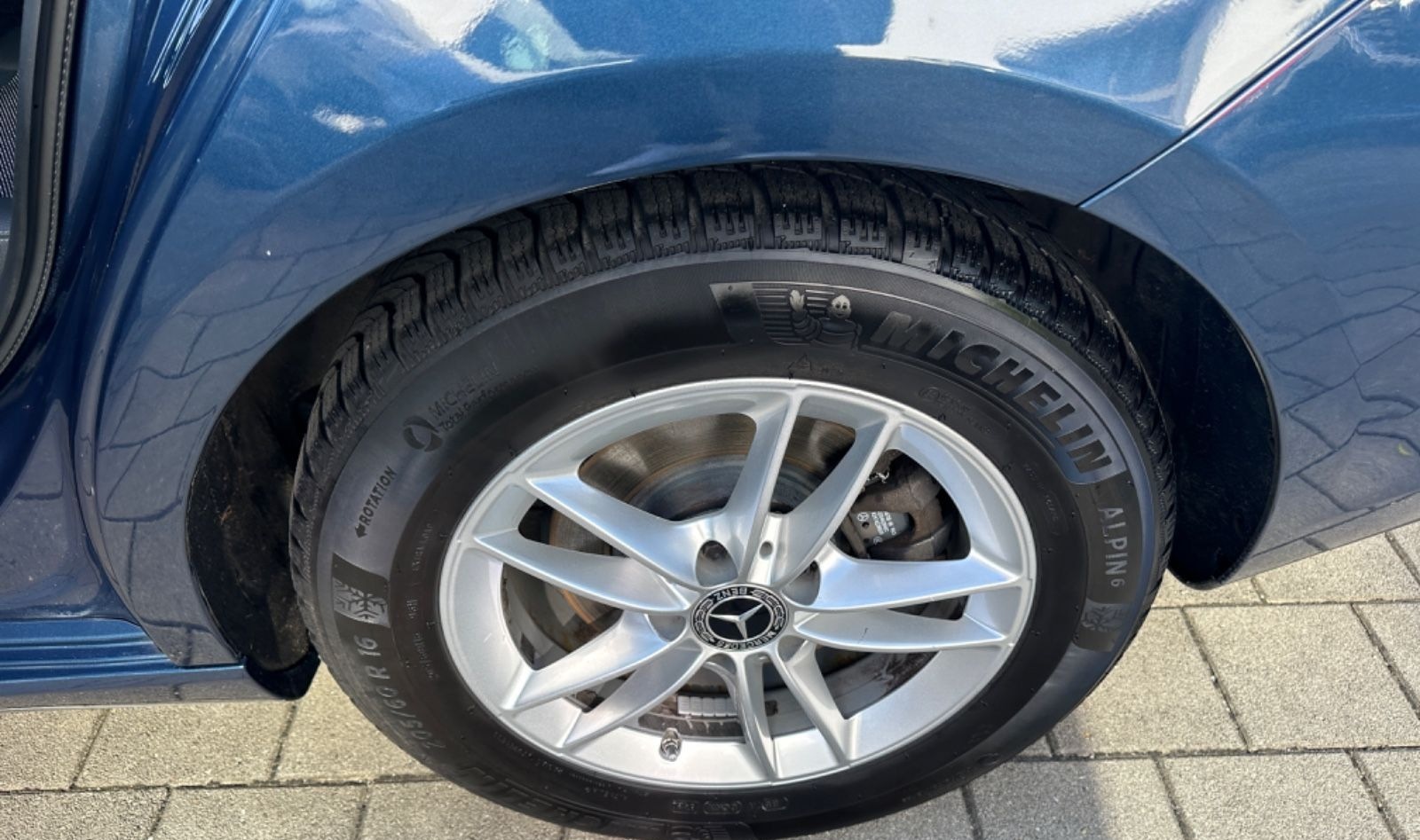 Mercedes-Benz CLA 180  Shooting Brake foto 6