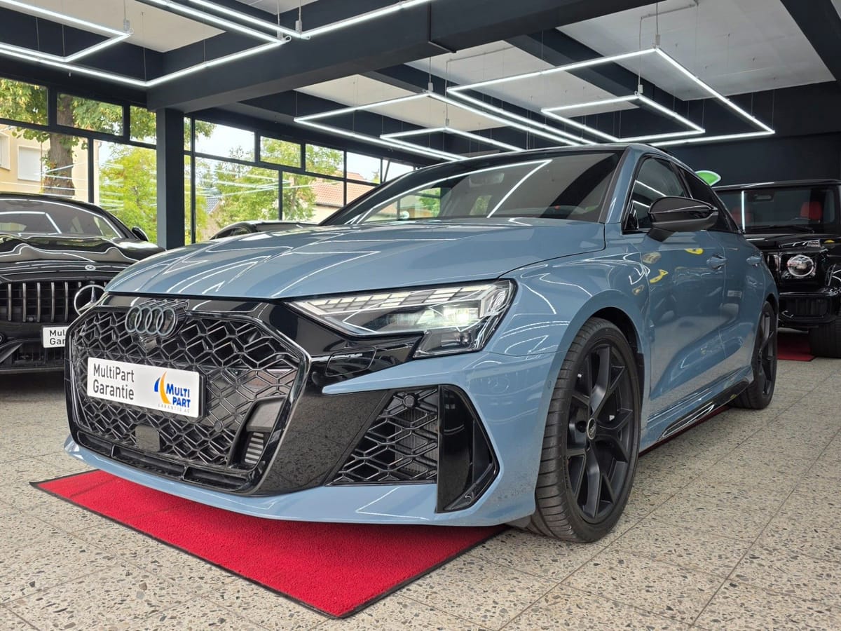 Audi RS3 Sportback 2.5 294 kW TFSI quattro Pano foto 2