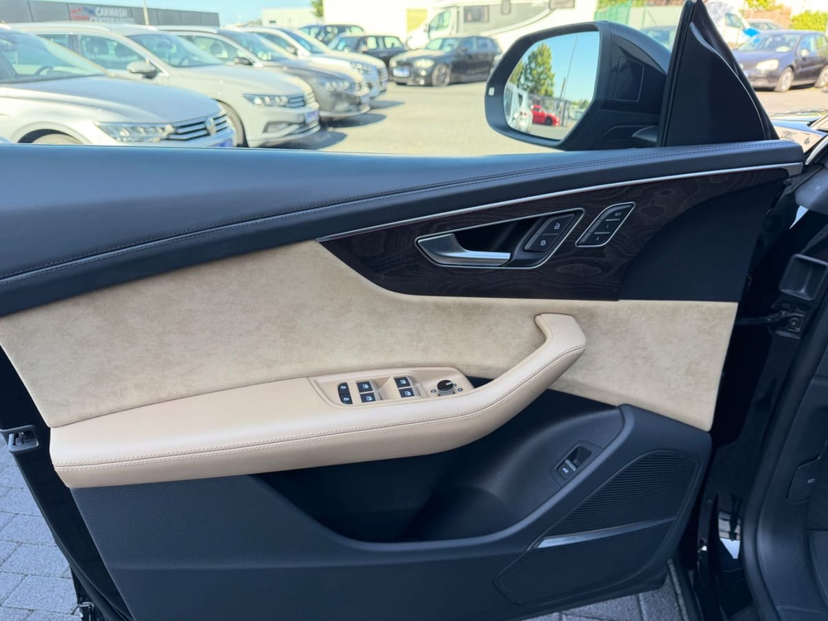 Audi Q8 50 TDI quattro 2. Hand S line Pano AHK foto 11