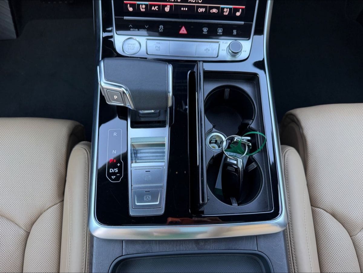 Audi Q8 50 TDI quattro 2. Hand S line Pano AHK foto 19