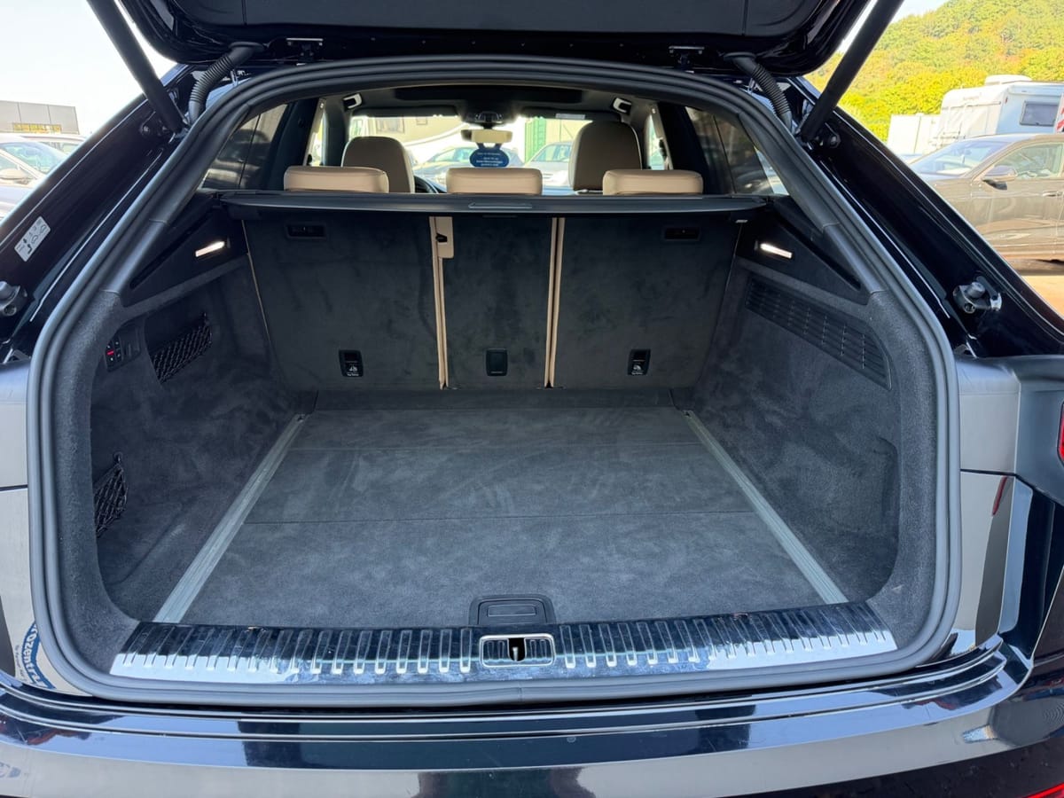 Audi Q8 50 TDI quattro 2. Hand S line Pano AHK foto 23