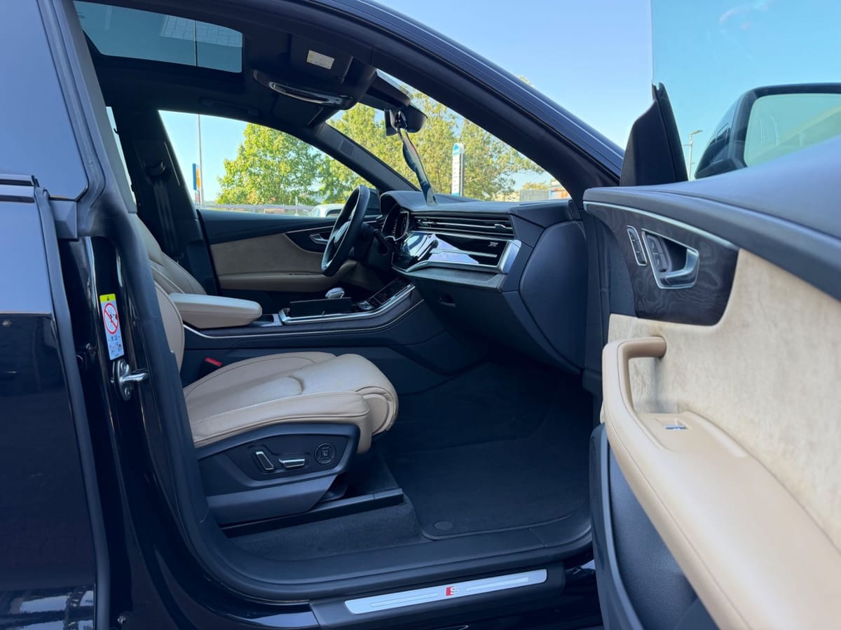 Audi Q8 50 TDI quattro 2. Hand S line Pano AHK foto 8