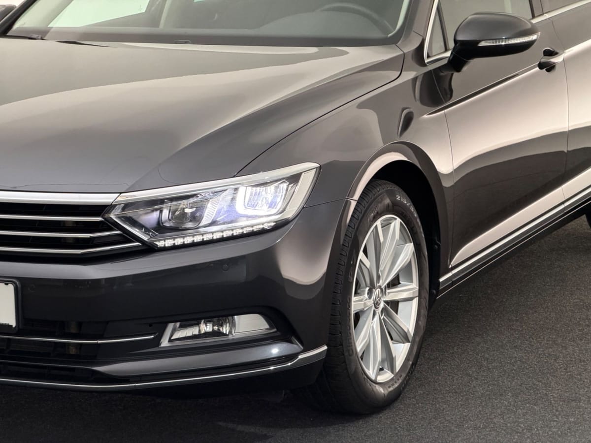 Volkswagen Passat Var. 2.0 TDI HIGHLINE LED-ACC-AHK-MASSAGE foto 13