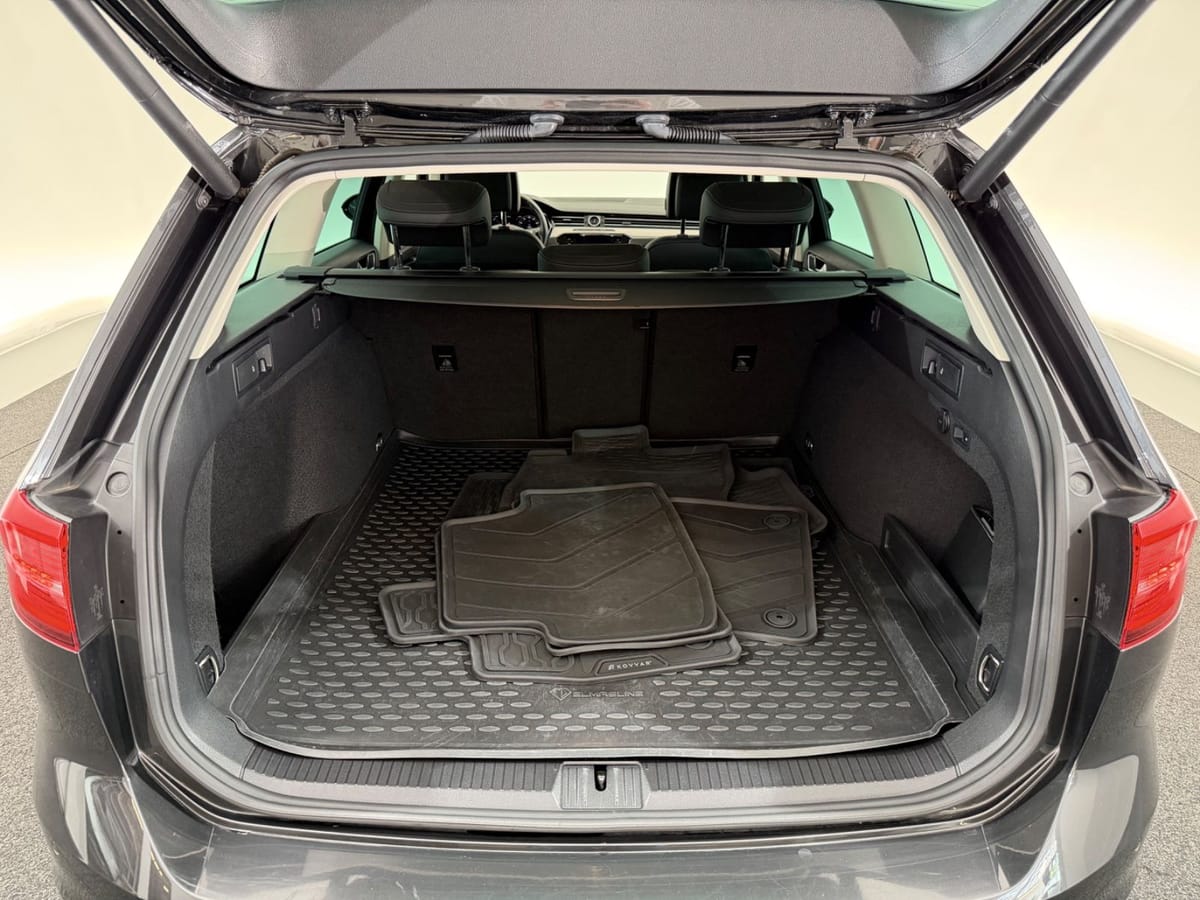 Volkswagen Passat Var. 2.0 TDI HIGHLINE LED-ACC-AHK-MASSAGE foto 18