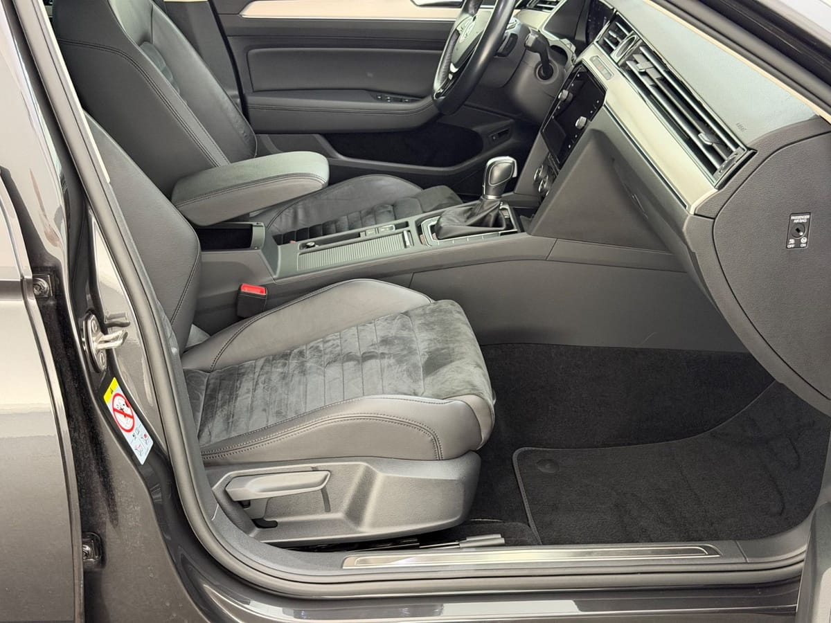 Volkswagen Passat Var. 2.0 TDI HIGHLINE LED-ACC-AHK-MASSAGE foto 22