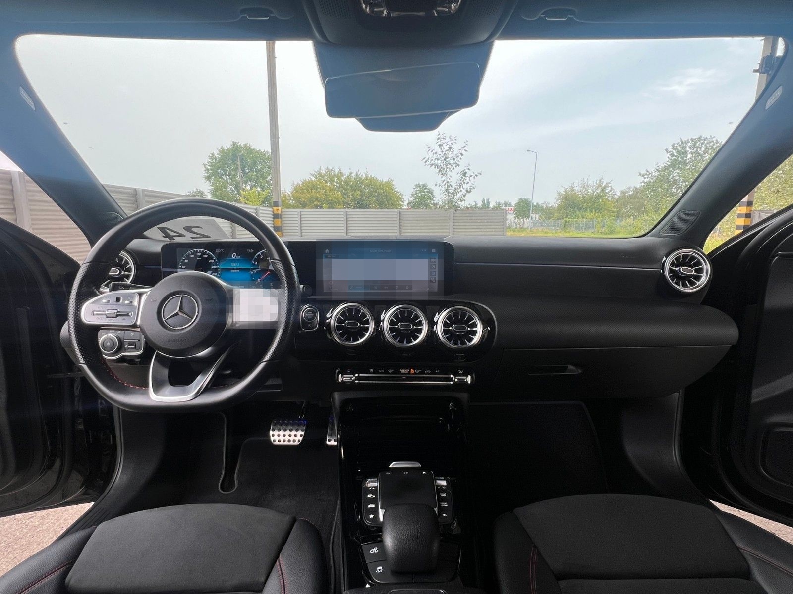 Mercedes-Benz A45 AMG 4M+ SPEEDSHIFT DCT 8G LED DISTRONIC 360° foto 13