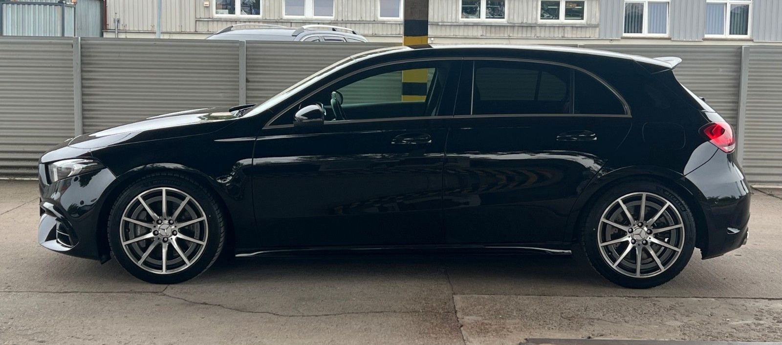 Mercedes-Benz A45 AMG 4M+ SPEEDSHIFT DCT 8G LED DISTRONIC 360° foto 4