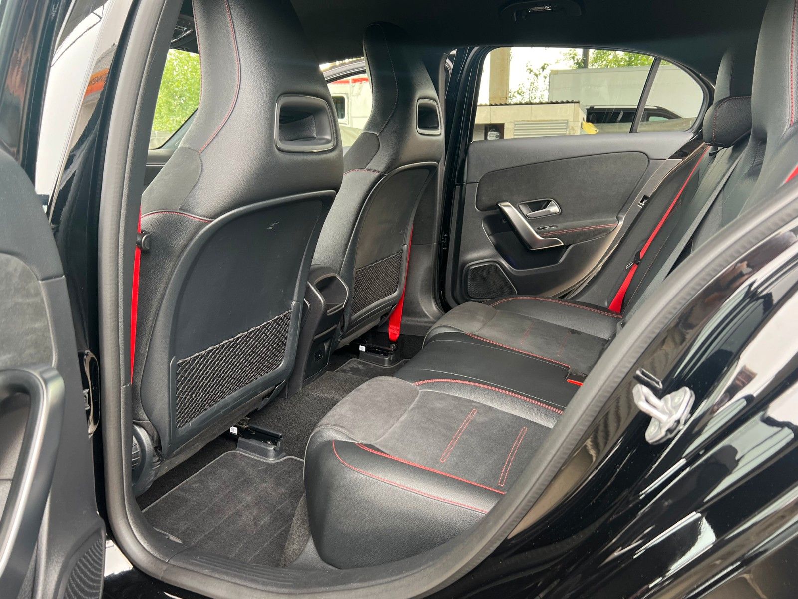 Mercedes-Benz A45 AMG 4M+ SPEEDSHIFT DCT 8G LED DISTRONIC 360° foto 10