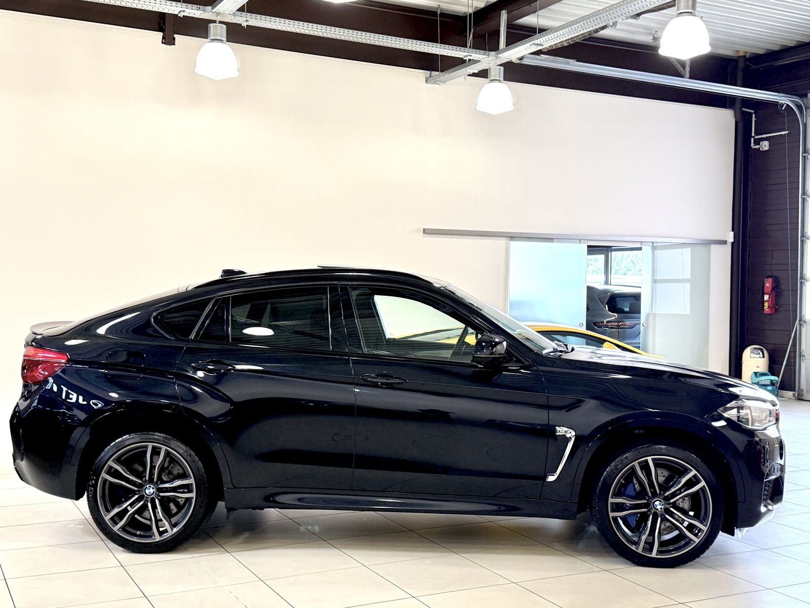 BMW X6 M DE-S.dach-S.Close-H&K-360°-2. HD-21 foto 5