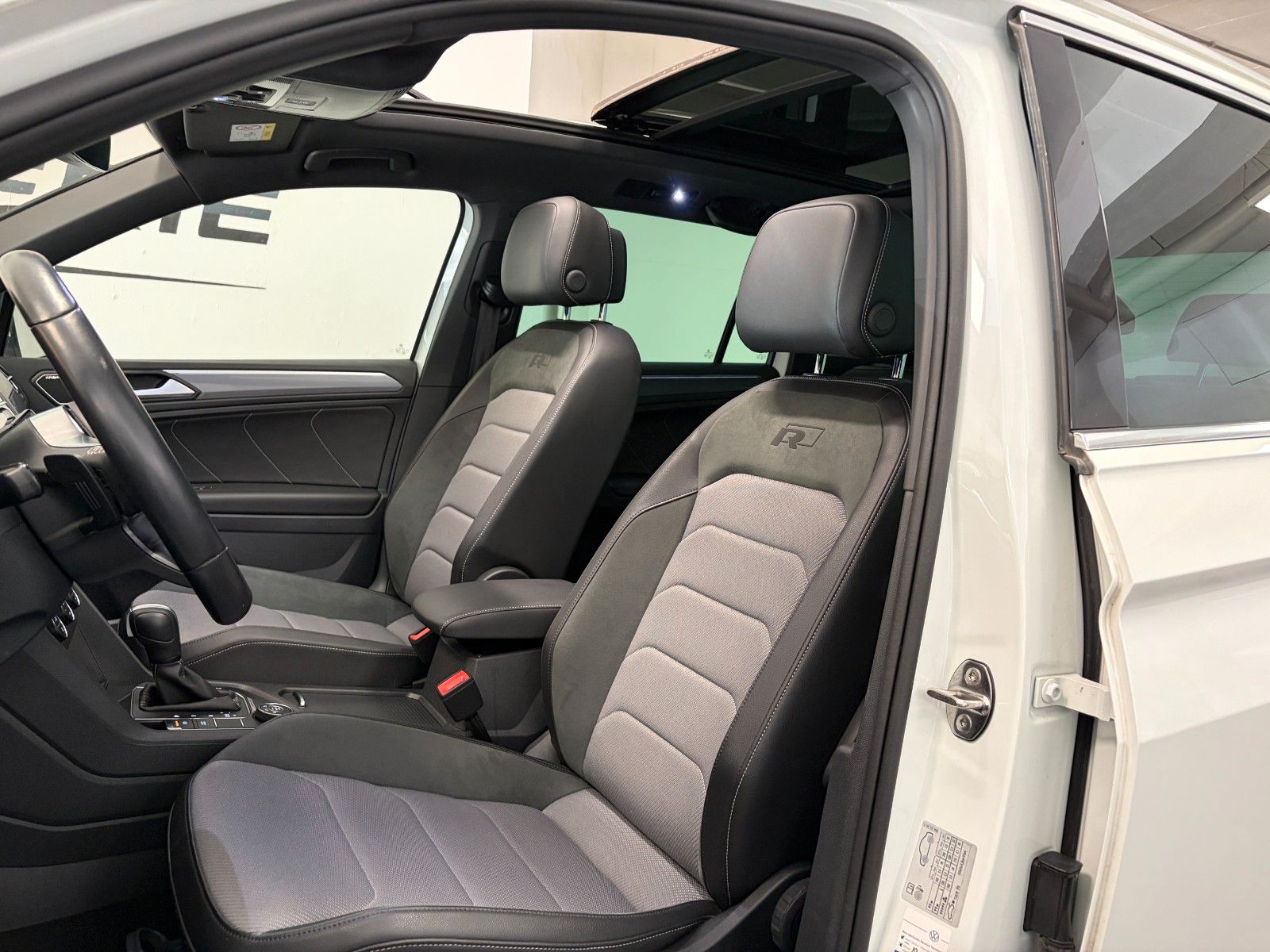 Volkswagen Tiguan*R-Line*Highline*4Motion*Dynaudio*360Kam* foto 12