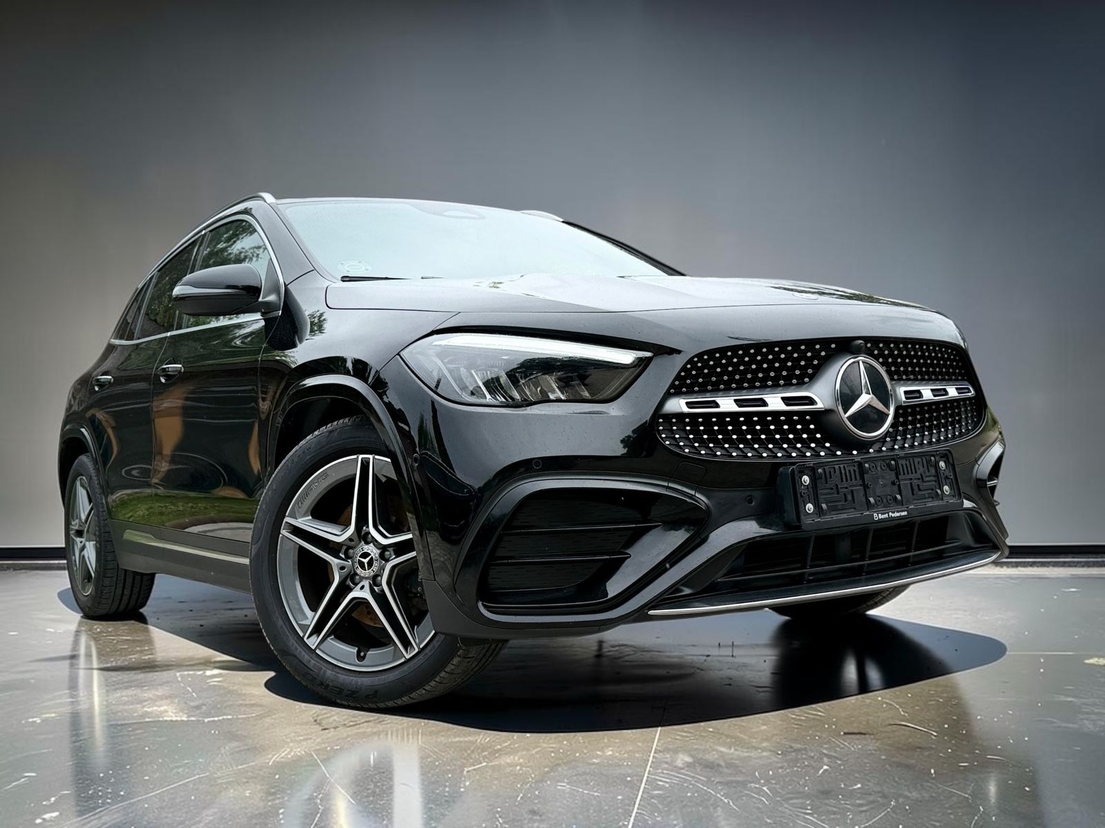 Mercedes-Benz GLA 200 GLA GLA 200 d AMG 1ERH LED ACC AHK AMB