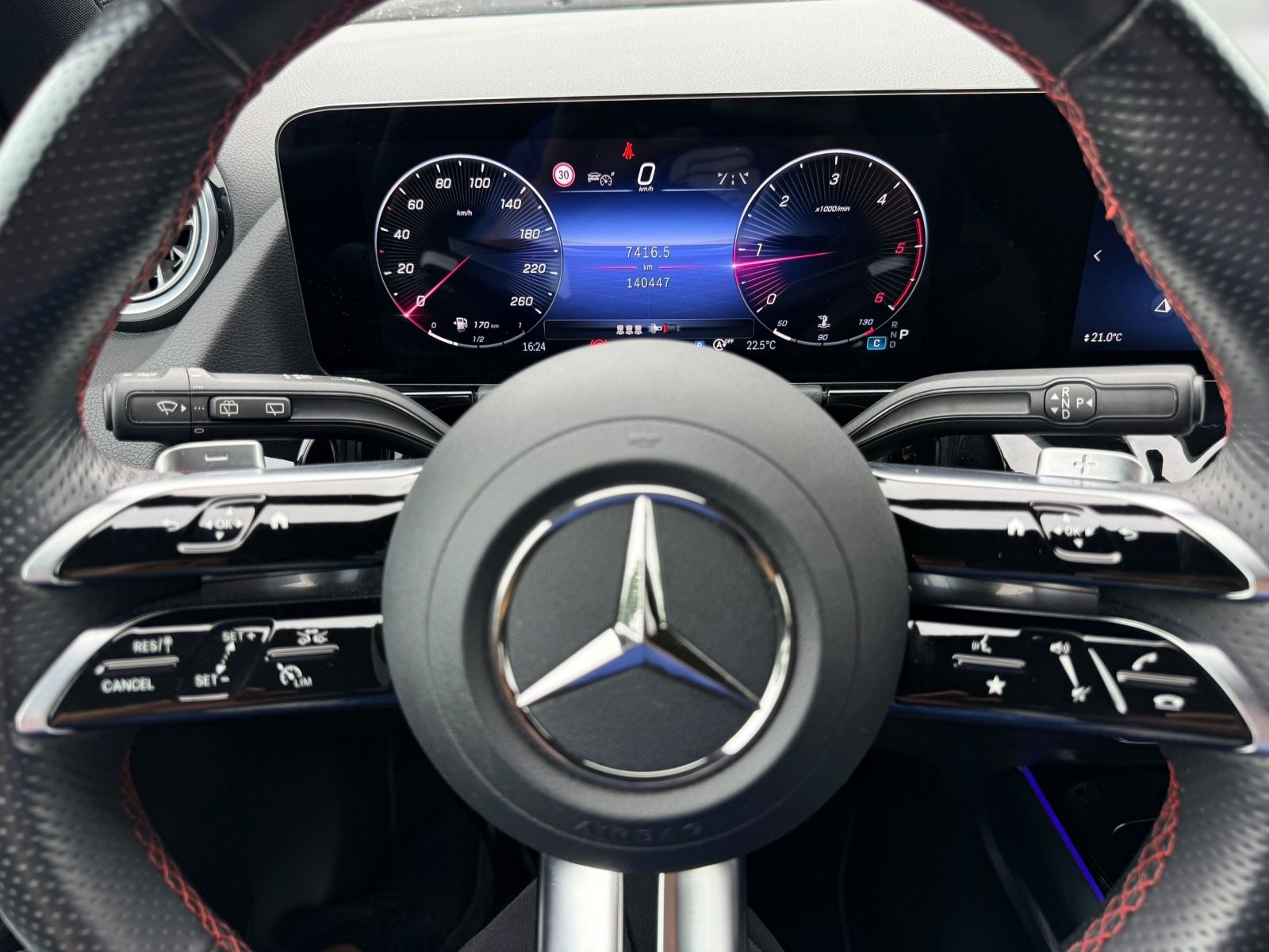 Mercedes-Benz GLA 200 GLA GLA 200 d AMG 1ERH LED ACC AHK AMB foto 18