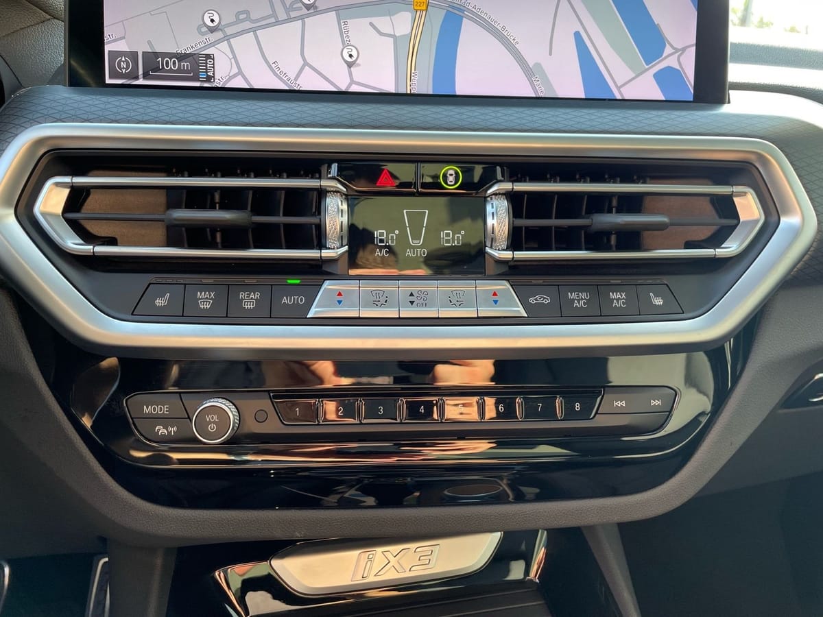 BMW iX3 Impressive M Sport || Pano AHK HUD H&K foto 19