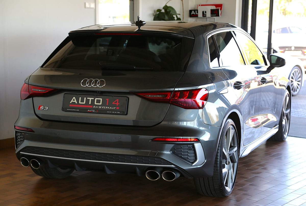 Audi S3 Sportback 2.0 TFSI quattro LED ACC DSP Kamera foto 2