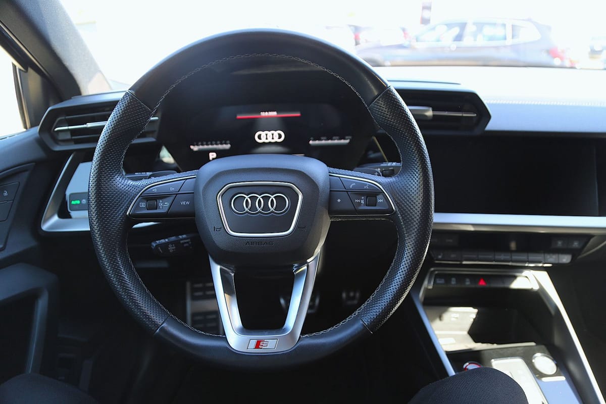 Audi S3 Sportback 2.0 TFSI quattro LED ACC DSP Kamera foto 6