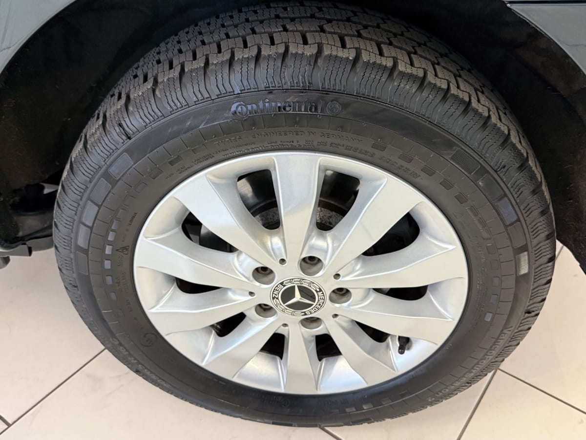 Mercedes-Benz V 220 d KOMPAKT AUT 8-SITZE AHK NAVI CAM AMBIENT foto 6