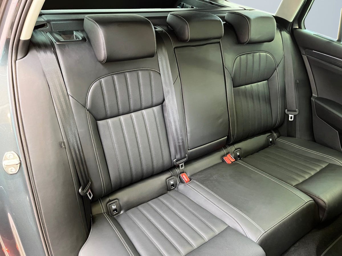 Skoda Superb Combi Premium Edition 2.0TDI DSG ACC DCC foto 11