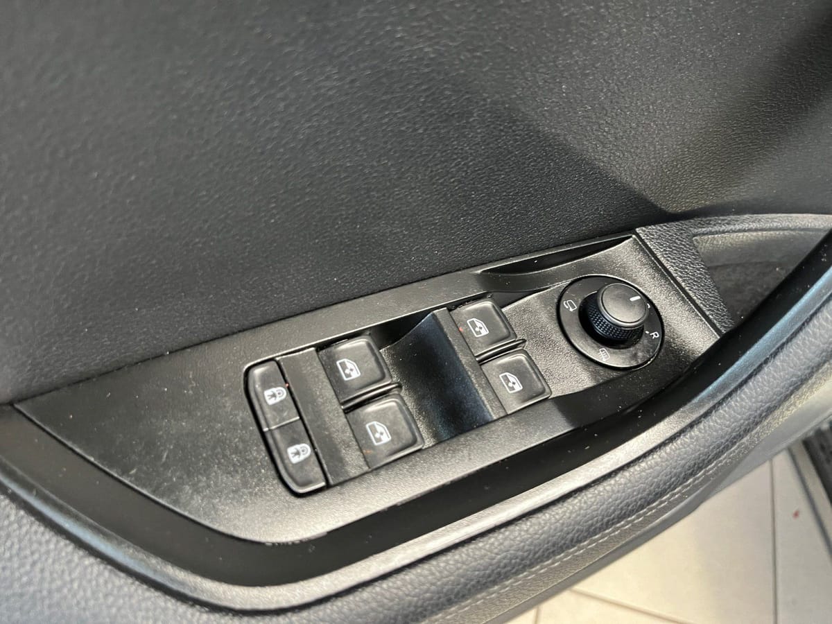 Skoda Superb Combi Premium Edition 2.0TDI DSG ACC DCC foto 16