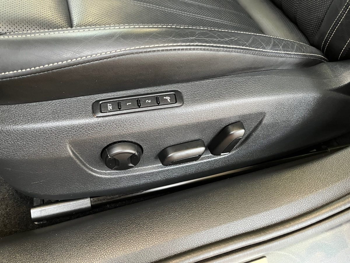 Skoda Superb Combi Premium Edition 2.0TDI DSG ACC DCC foto 17