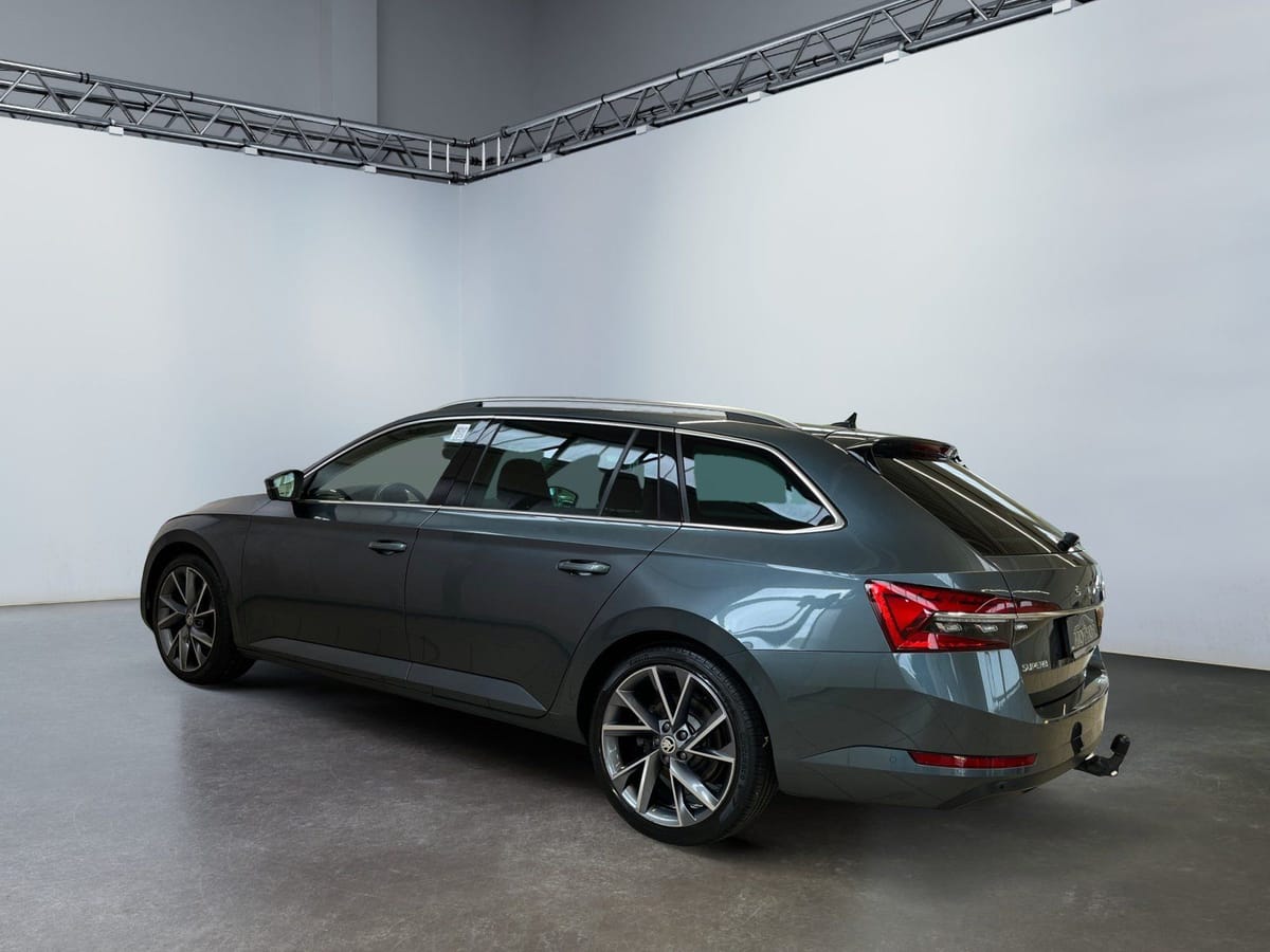 Skoda Superb Combi Premium Edition 2.0TDI DSG ACC DCC foto 4
