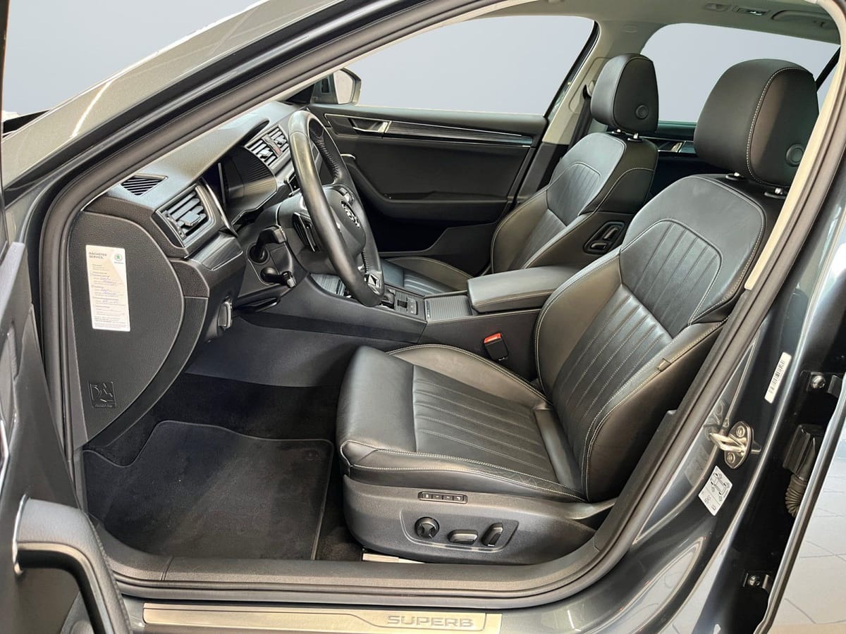 Skoda Superb Combi Premium Edition 2.0TDI DSG ACC DCC foto 7