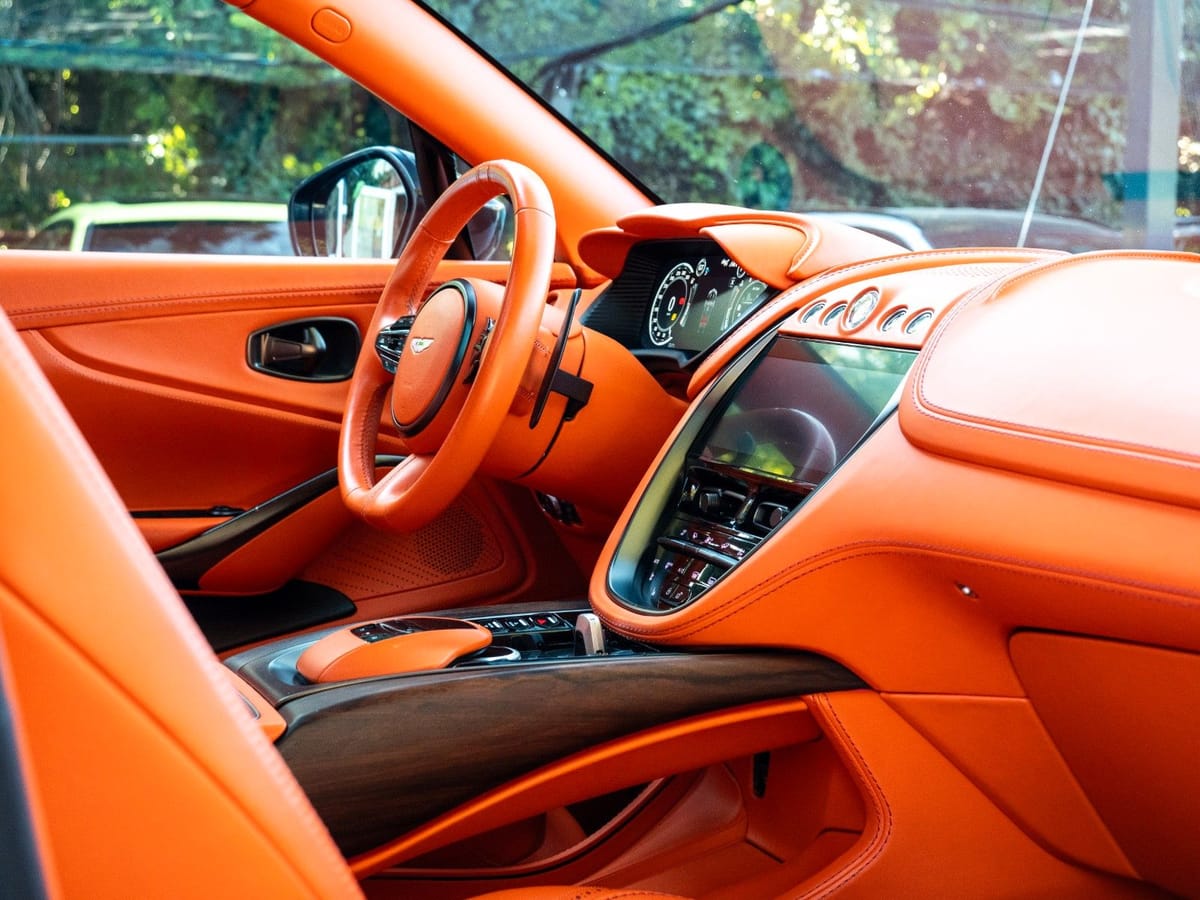 Aston Martin 4.0 V8.VOLLAUSSTATTUNG.LUFTFE.PANO.ACC.360 foto 14