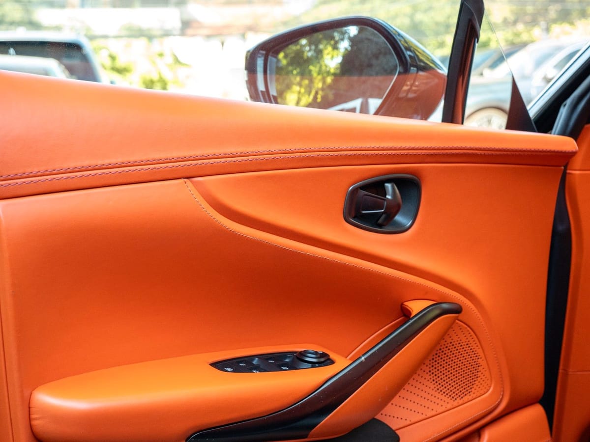 Aston Martin 4.0 V8.VOLLAUSSTATTUNG.LUFTFE.PANO.ACC.360 foto 16