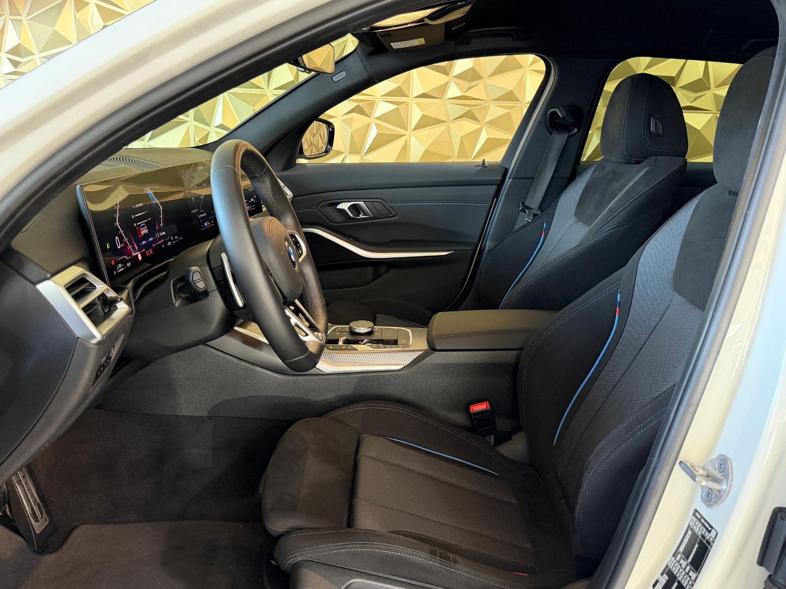 BMW 330 e Touring M Sport LED 1.HAND ALCANTARA foto 2