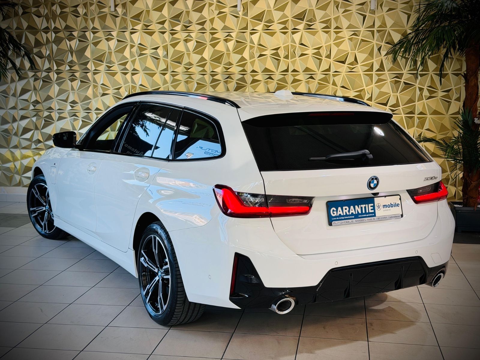 BMW 330 e Touring M Sport LED 1.HAND ALCANTARA foto 3