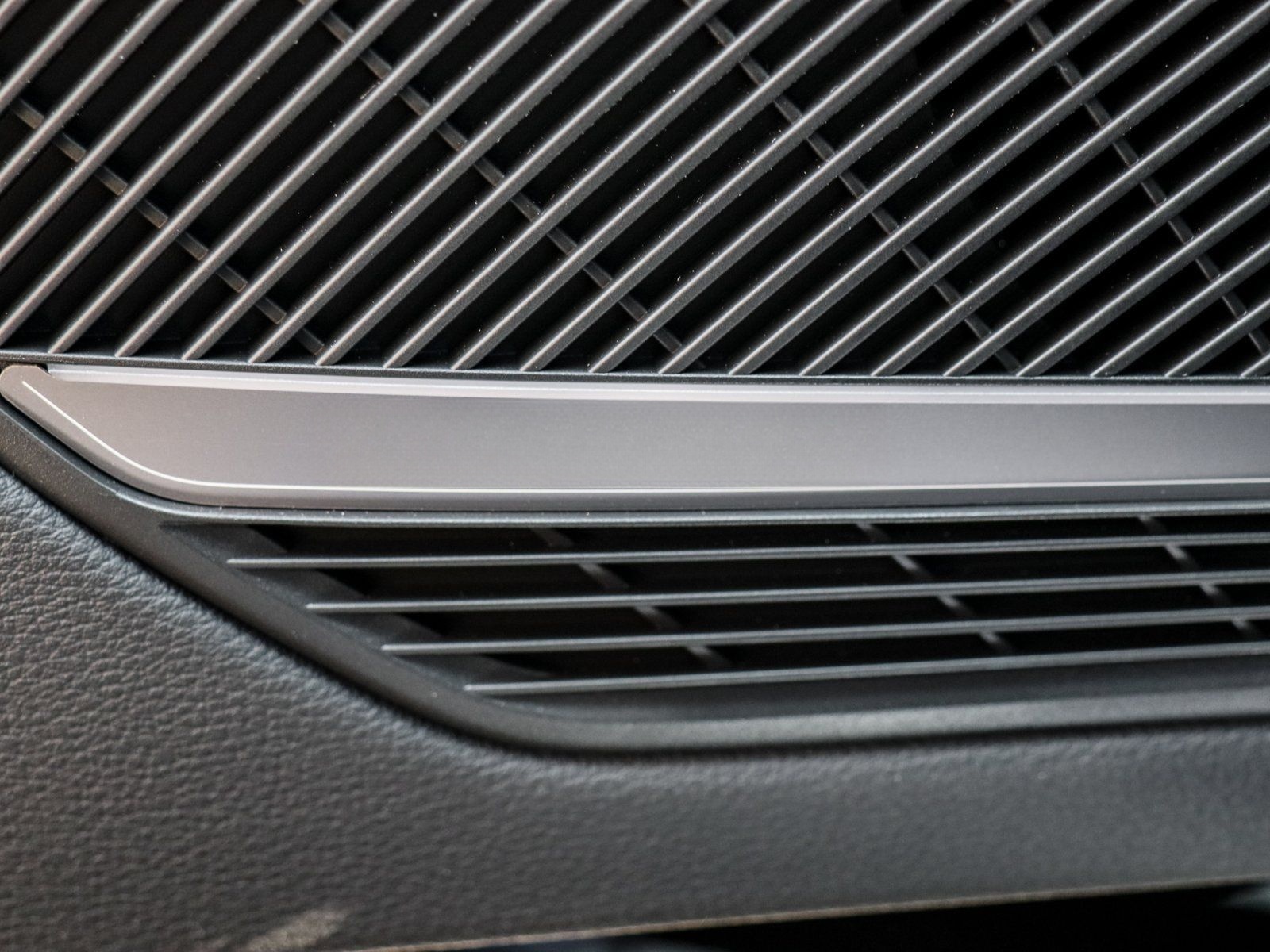 Audi A4 Avant 40 TDI S-Line AHK Kamera B&O el.Heckkla foto 14