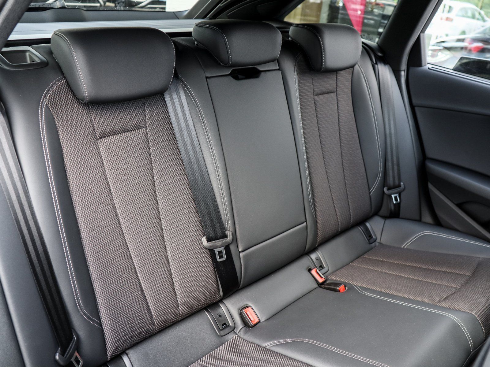 Audi A4 Avant 40 TDI S-Line AHK Kamera B&O el.Heckkla foto 5