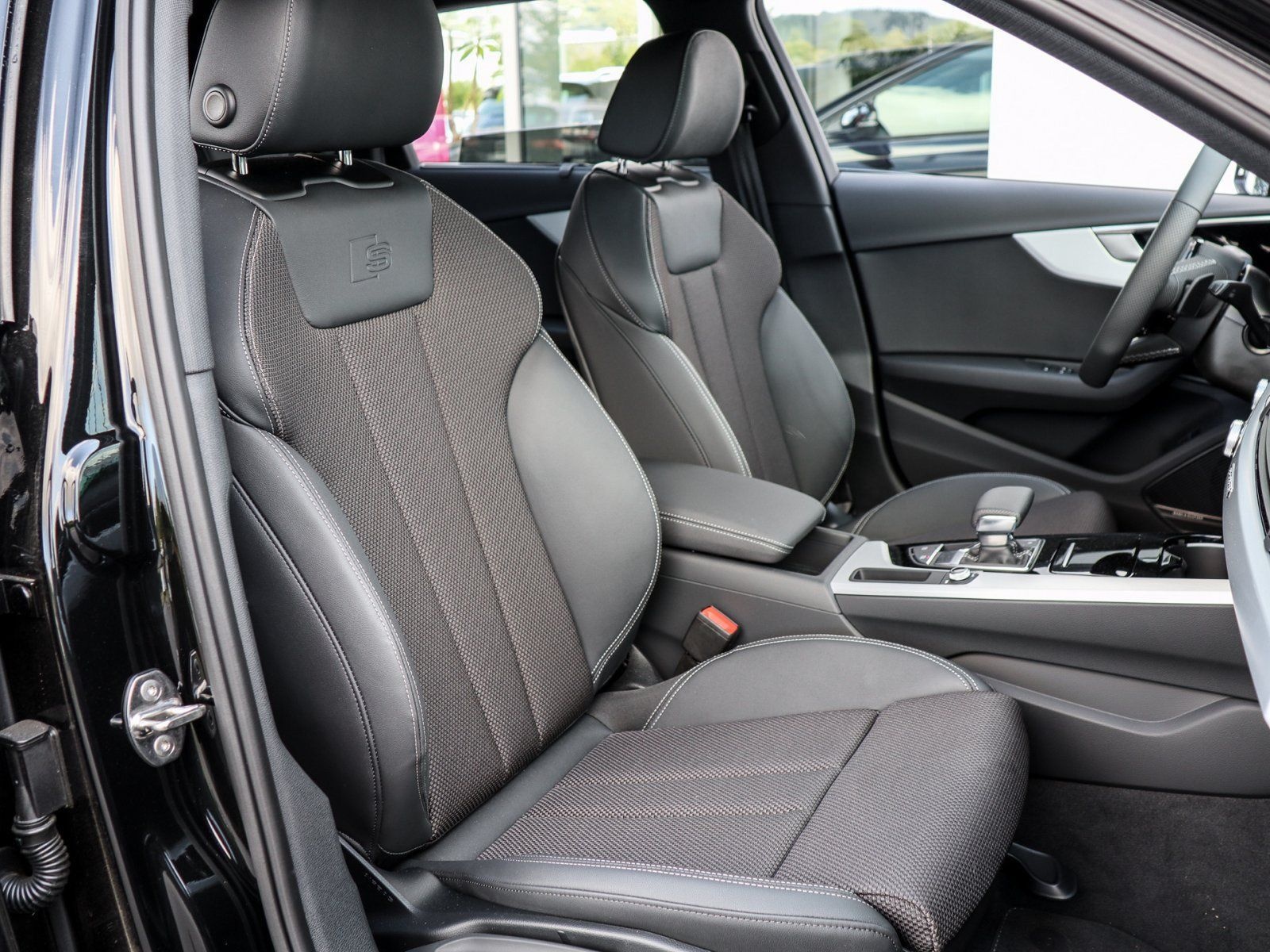 Audi A4 Avant 40 TDI S-Line AHK Kamera B&O el.Heckkla foto 7