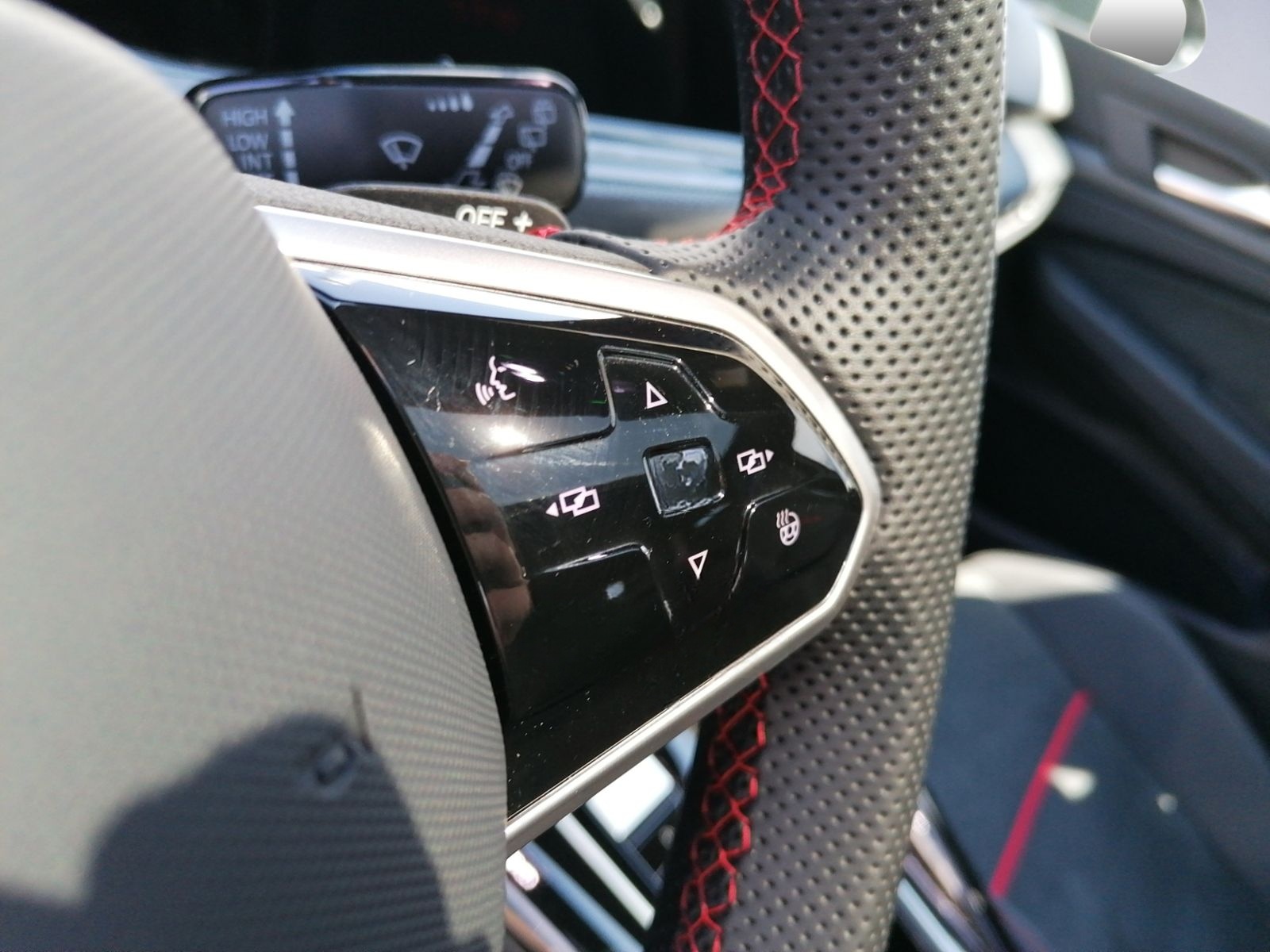 Volkswagen Golf GTI Clubsport DSG PANO+MATRIX+Akrapovic+ foto 14