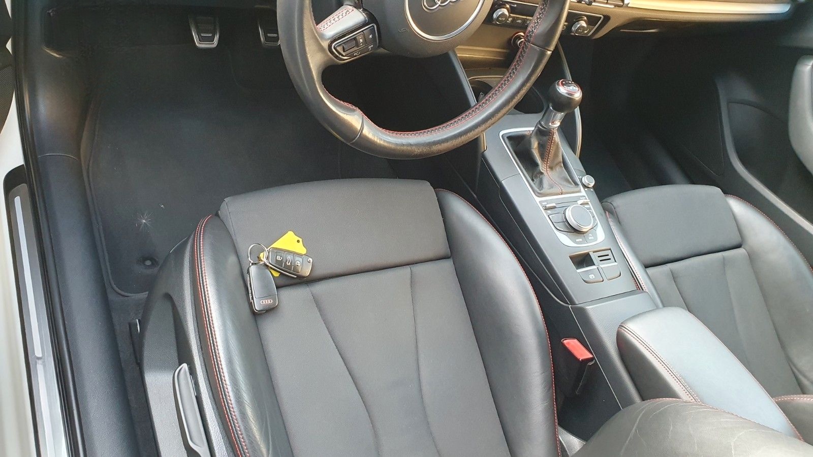 Audi S3 2.0 TFSI quattro+Navi+Schaltgetriebe foto 11