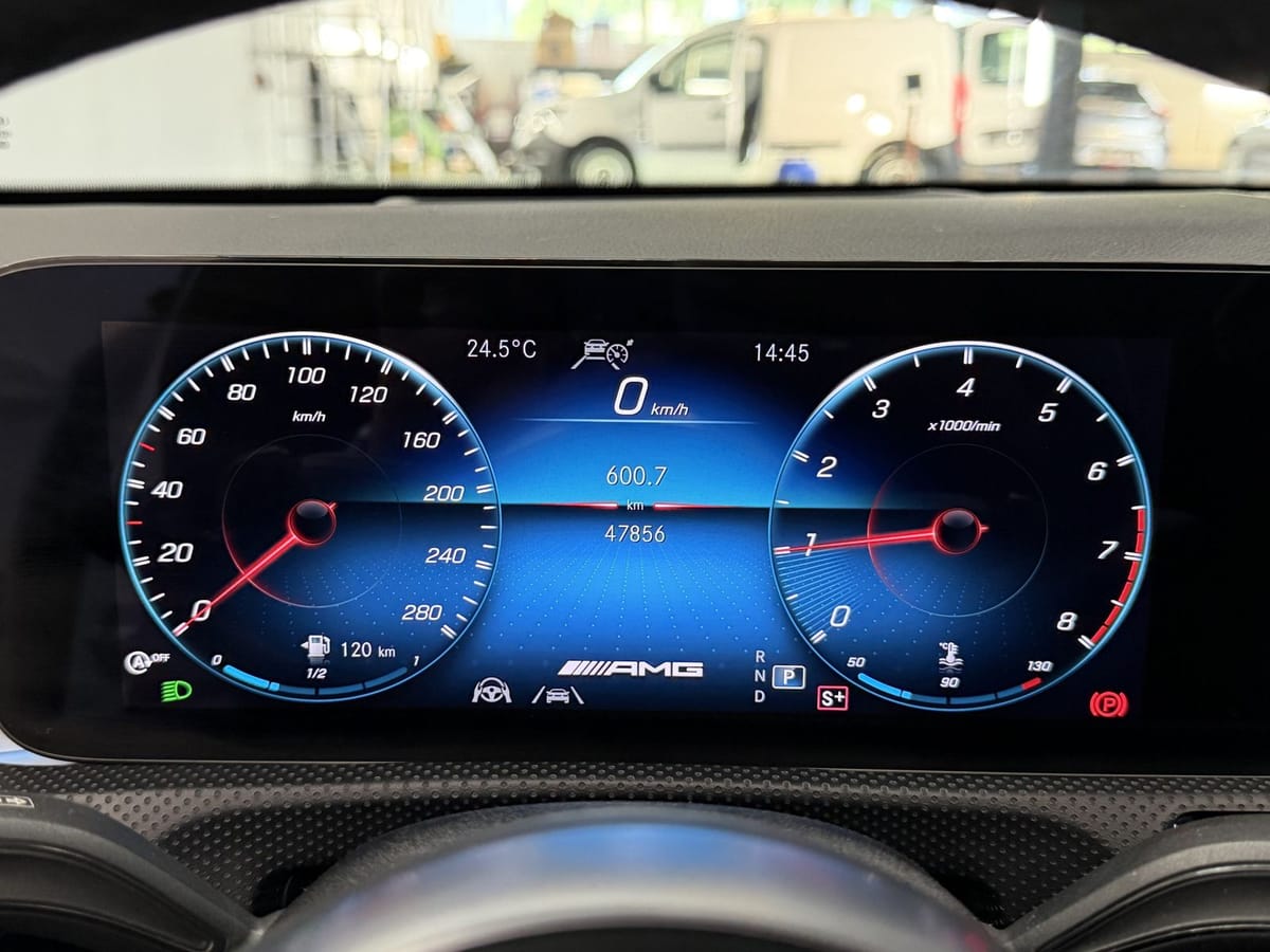Mercedes-Benz A 35 AMG 4Matic Speedshift DCT 7G AMG Edition 55 foto 15