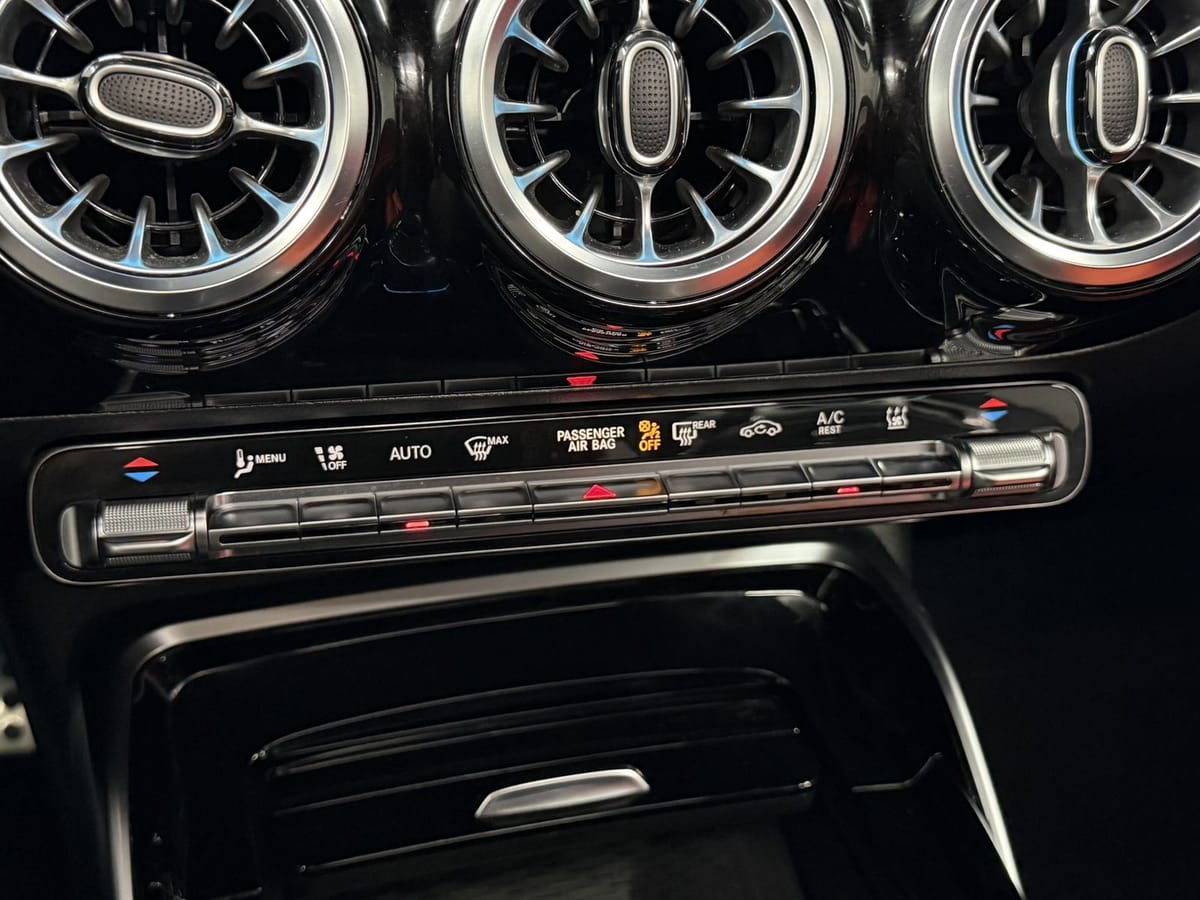 Mercedes-Benz A 35 AMG 4Matic Speedshift DCT 7G AMG Edition 55 foto 23