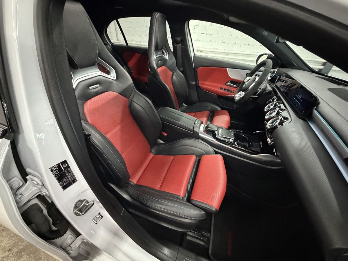 Mercedes-Benz A 35 AMG 4Matic Speedshift DCT 7G AMG Edition 55 foto 9