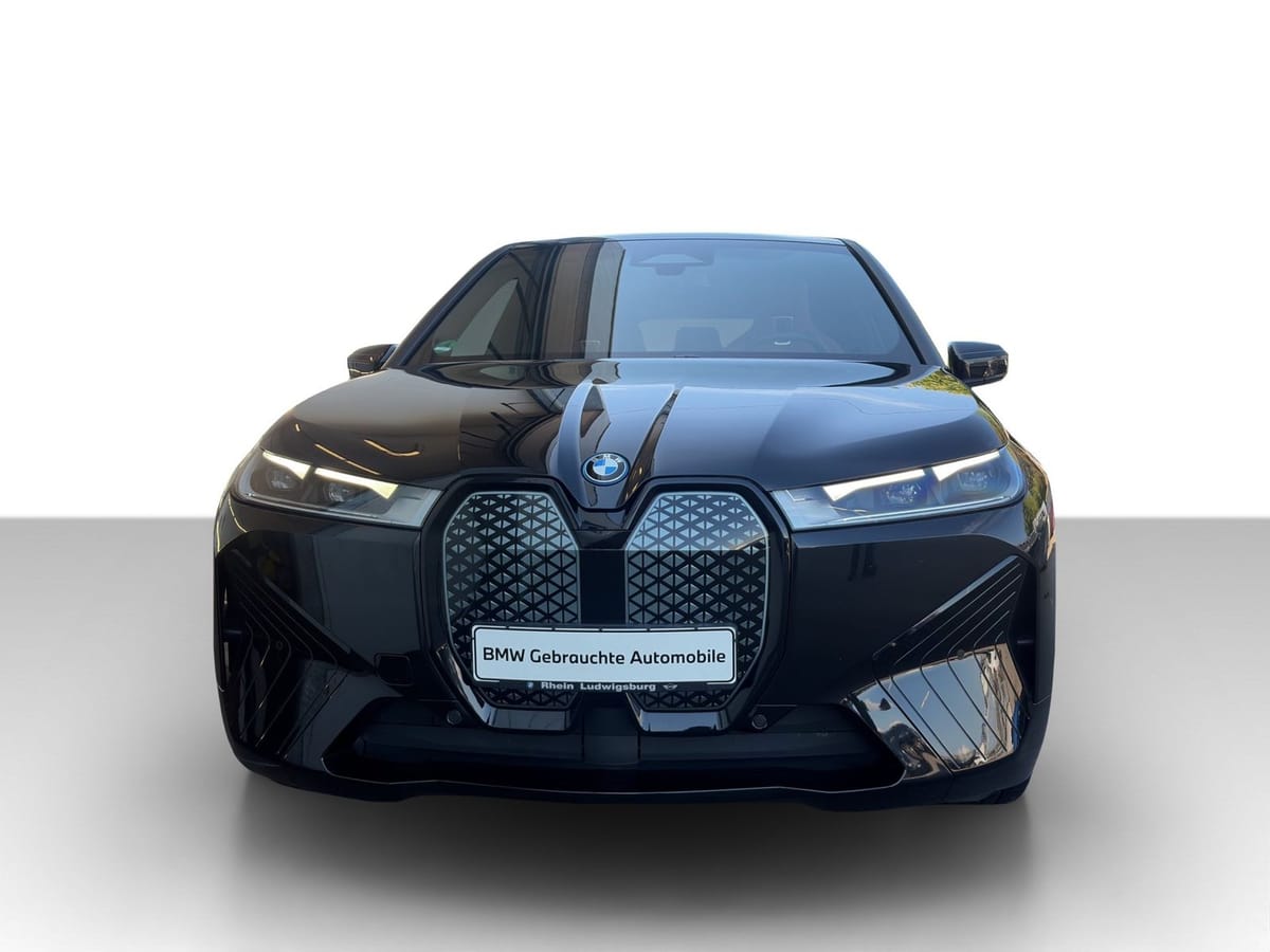 BMW iX xDrive40 Sportpaket PanoSky ParkAs HarKar foto 4