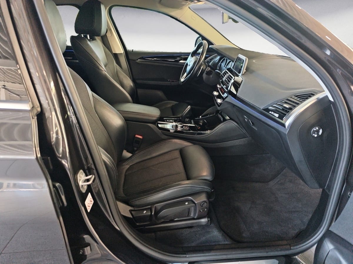 BMW X4 xDrive20d AT xLine Navi Business AHK Kamera foto 13