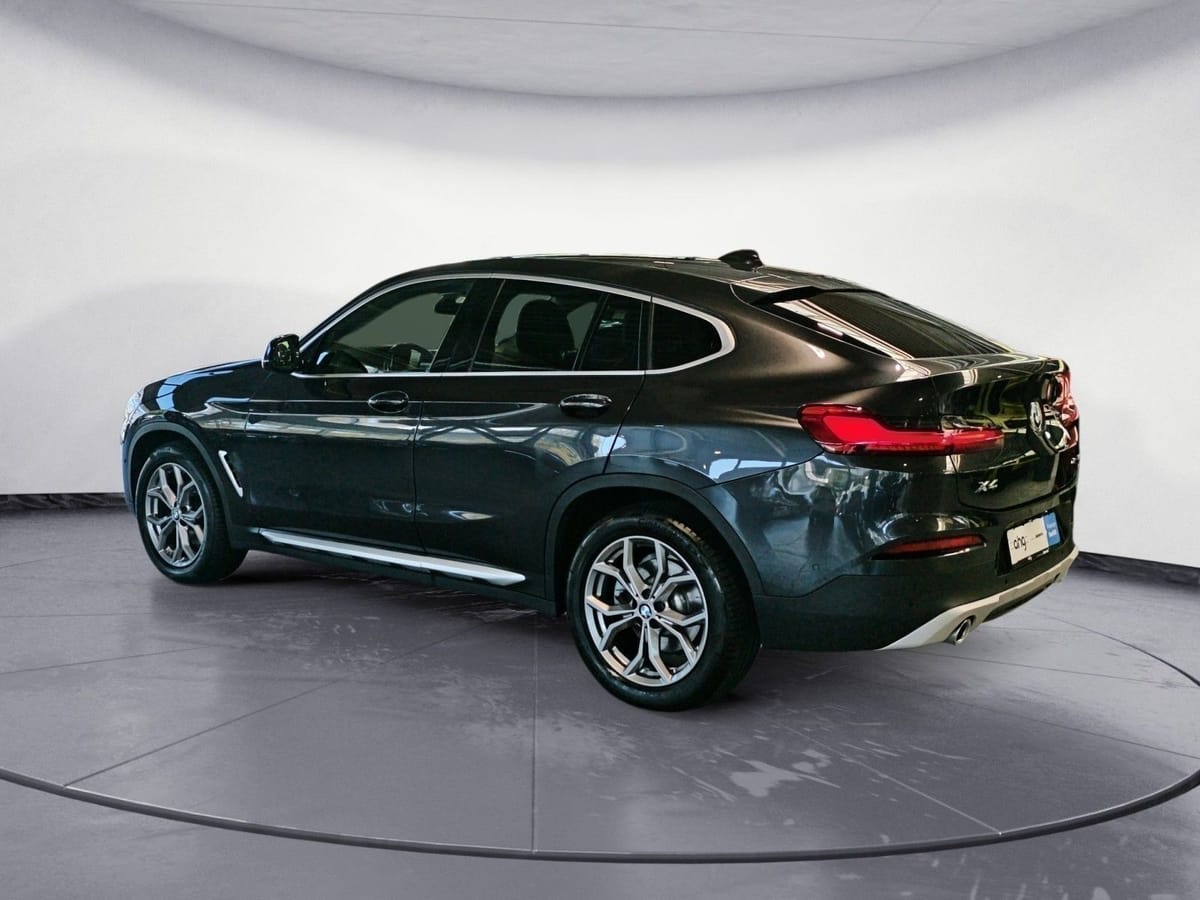 BMW X4 xDrive20d AT xLine Navi Business AHK Kamera foto 4
