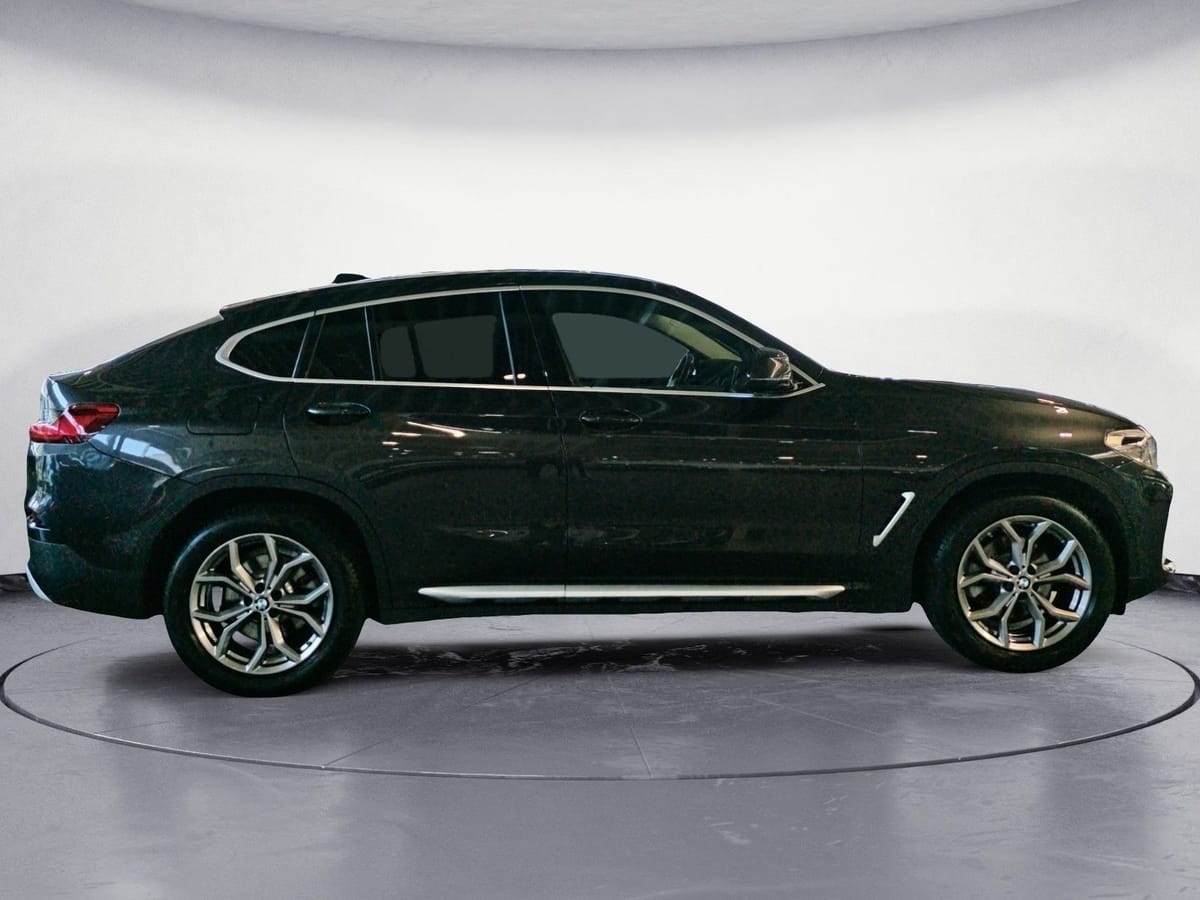 BMW X4 xDrive20d AT xLine Navi Business AHK Kamera foto 6