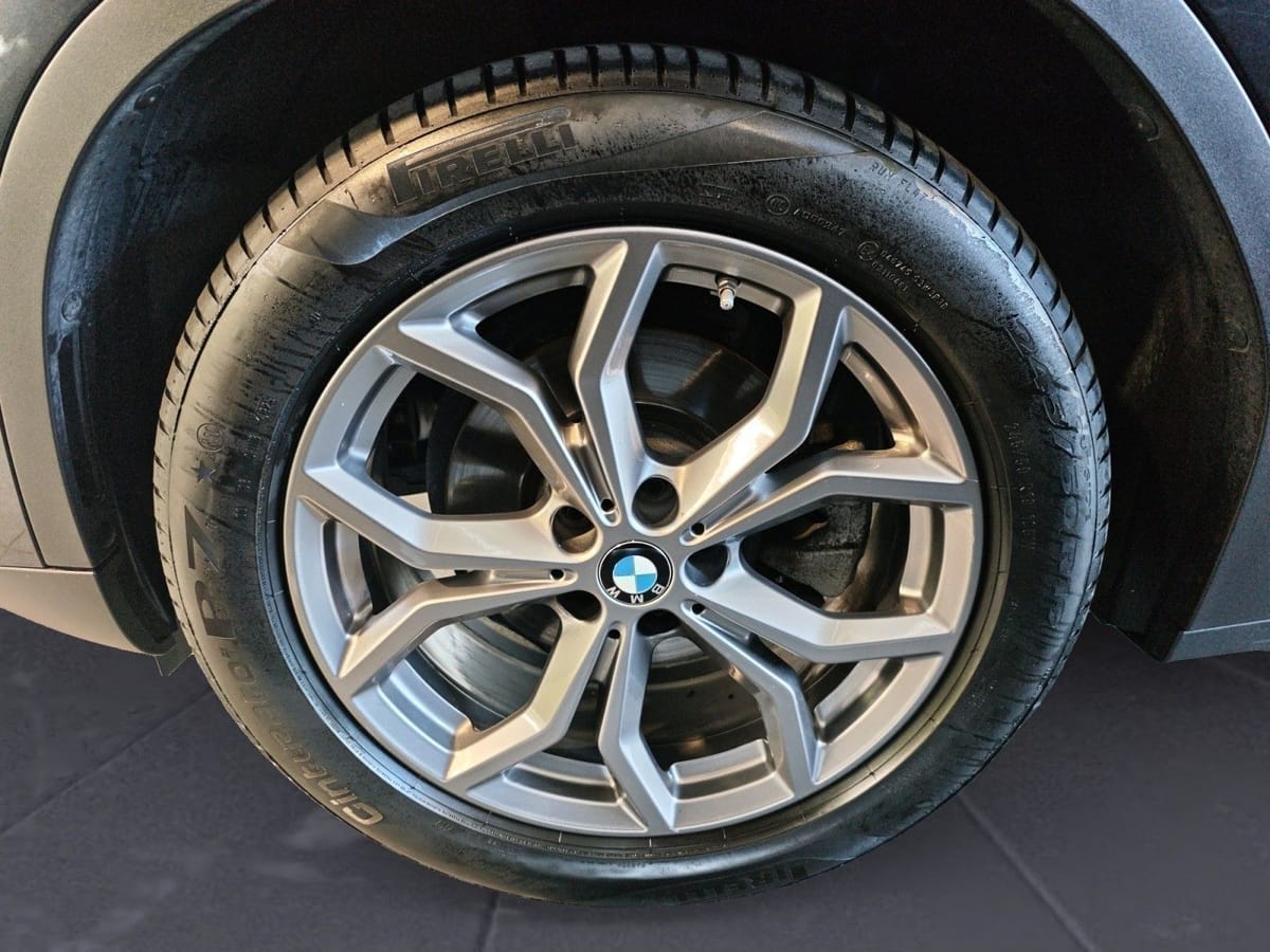 BMW X4 xDrive20d AT xLine Navi Business AHK Kamera foto 7