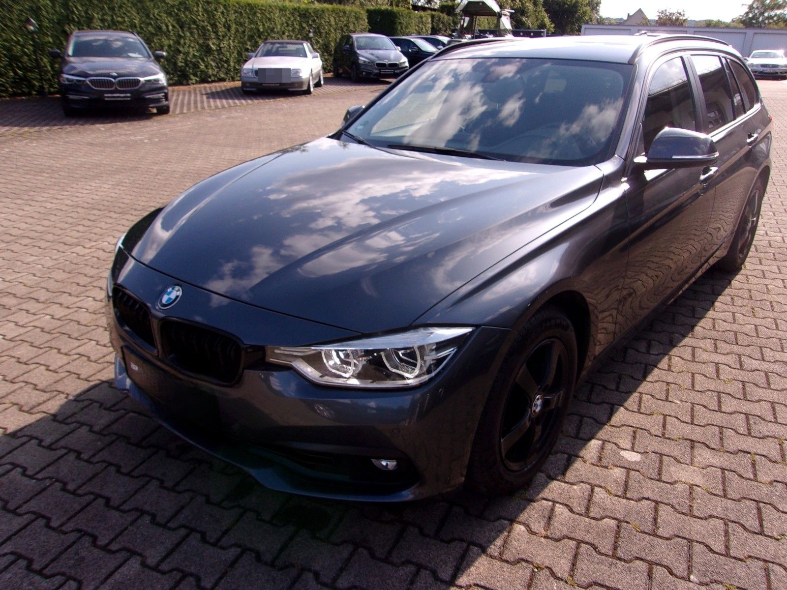 BMW 318i Touring foto 1