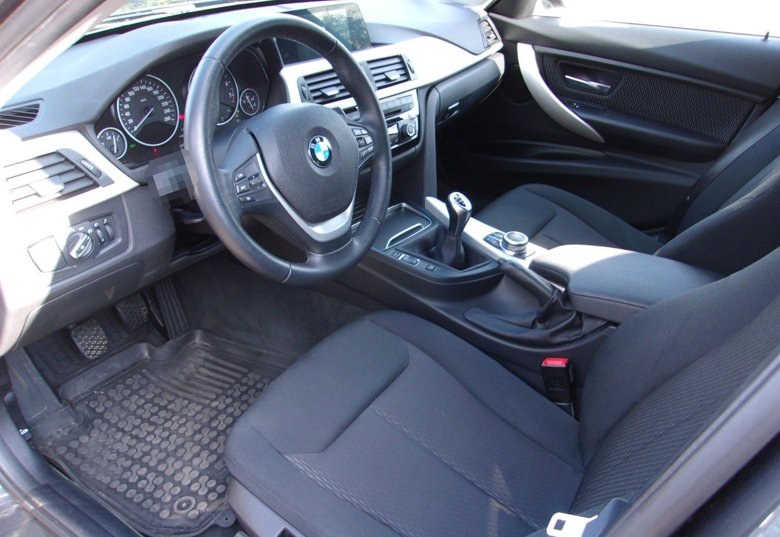 BMW 318i  Touring foto 7