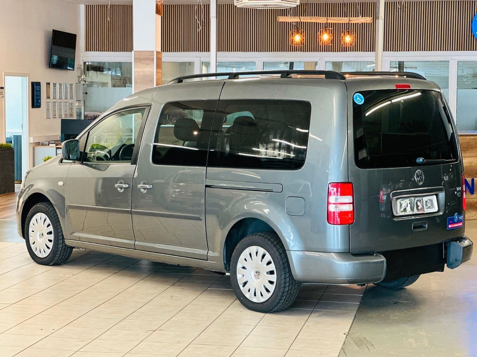 Volkswagen Caddy Maxi-Behindertengerecht-Rampe-TOP foto 11