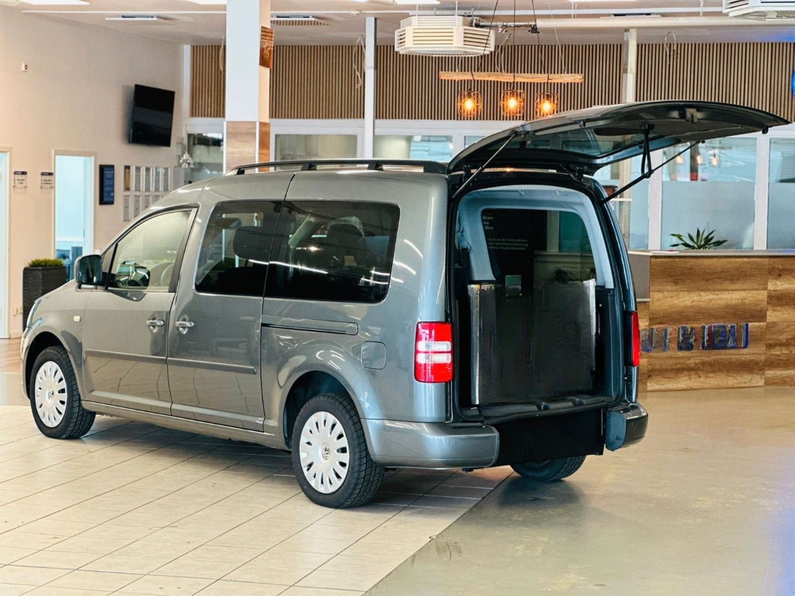 Volkswagen Caddy Maxi-Behindertengerecht-Rampe-TOP foto 12