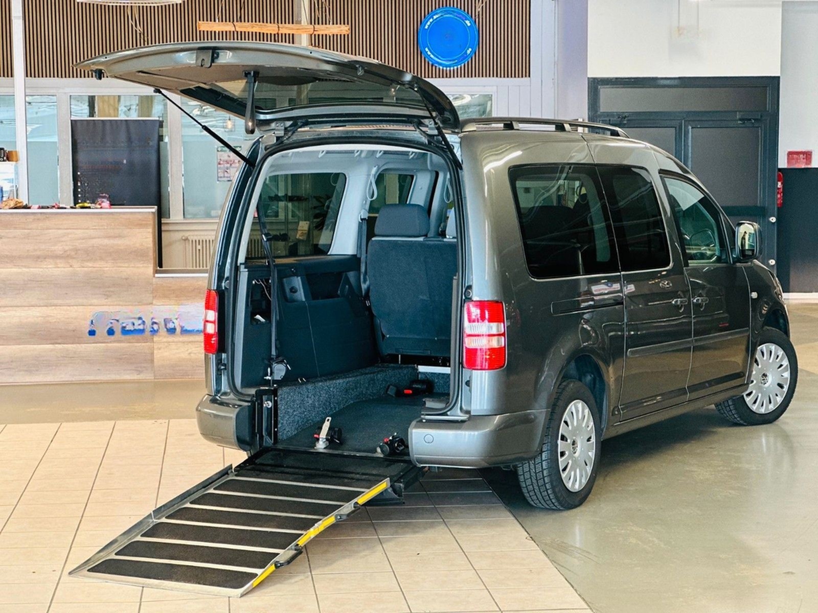 Volkswagen Caddy Maxi-Behindertengerecht-Rampe-TOP foto 3