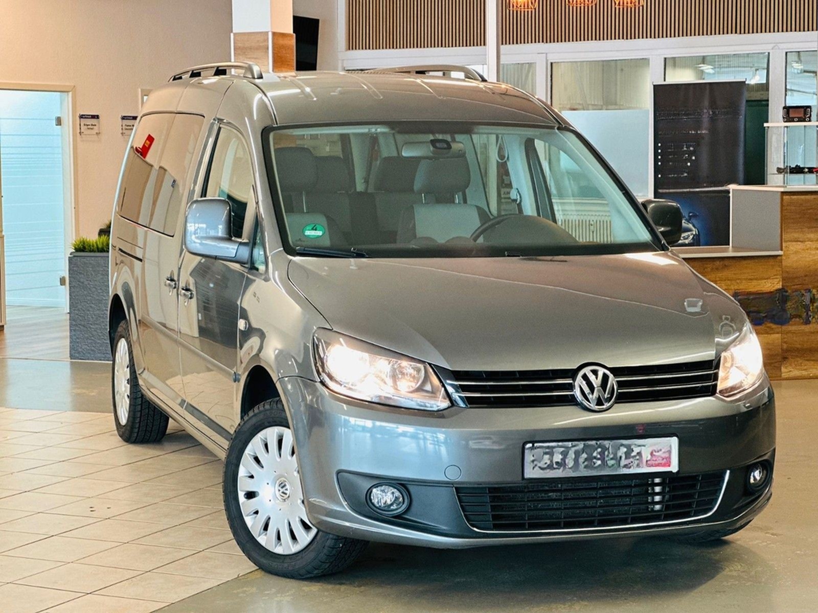 Volkswagen Caddy Maxi-Behindertengerecht-Rampe-TOP foto 7