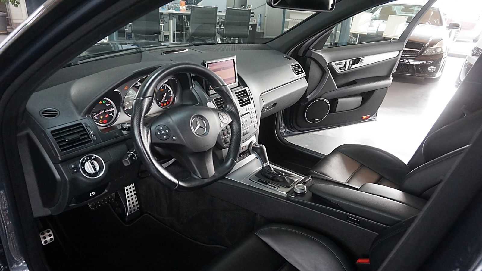 Mercedes-Benz C 63 AMG T  Xenon*Navi*Leder*Alu19*DeutschesAuto foto 9